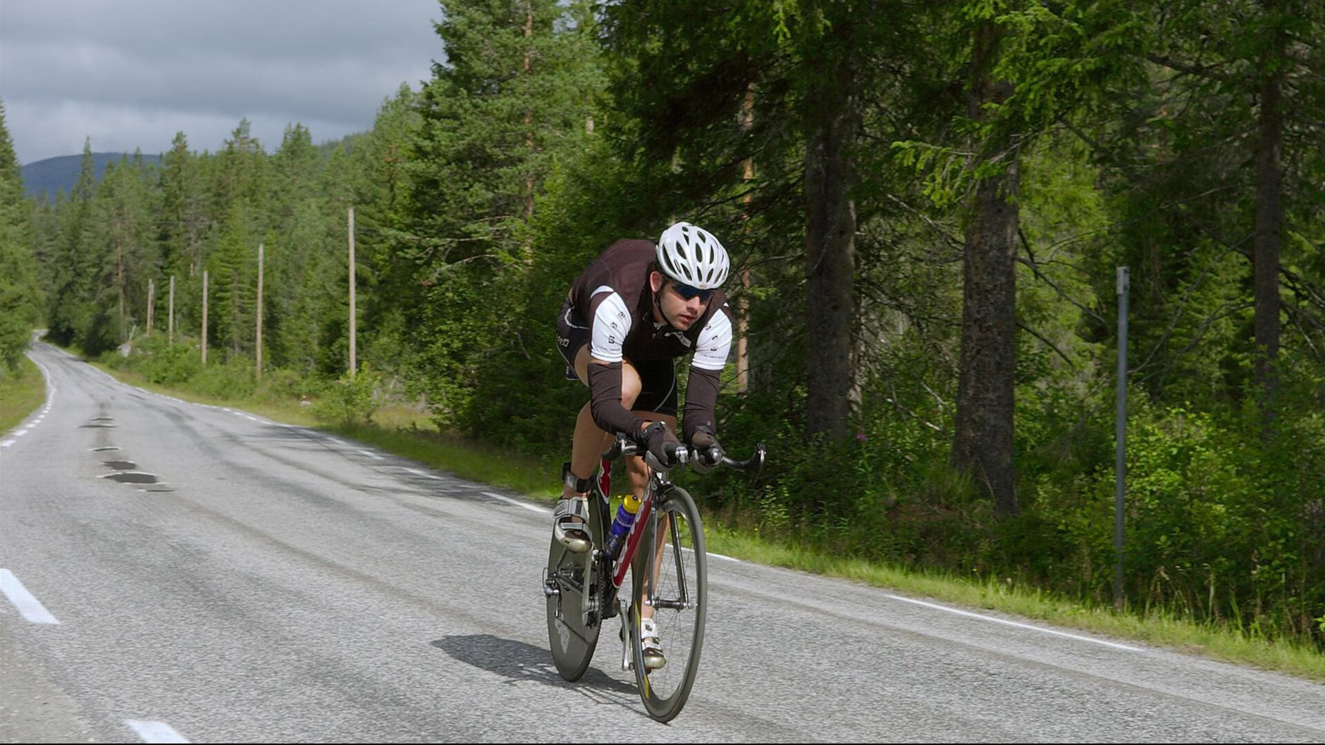 智利风暴席卷红牛竞技场,佩德里用绝杀与高光,诠释足球的南美灵魂与欧洲躯壳